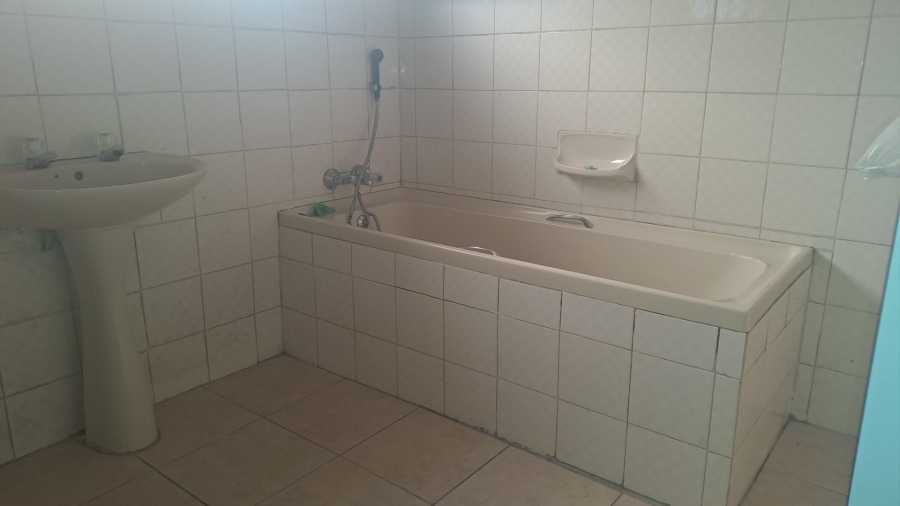 4 Bedroom Property for Sale in Mdantsane Nu 17 Eastern Cape